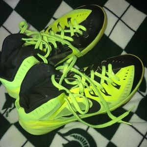 Basketball shoes hyper dunks